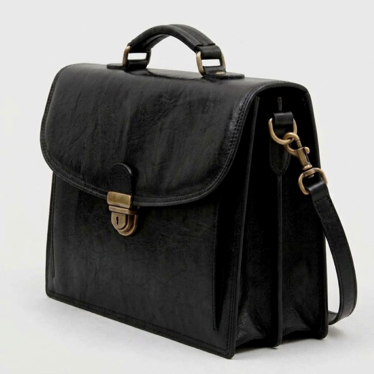 Leather Shoulder Bag for Men in Full-Grain Leather. Black-1