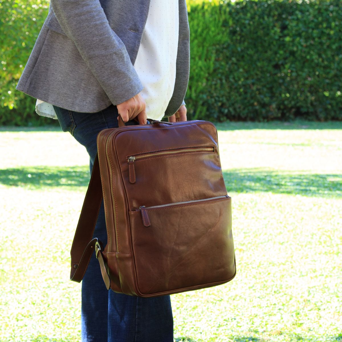Leather back pack with backside troller strap -Brown-1