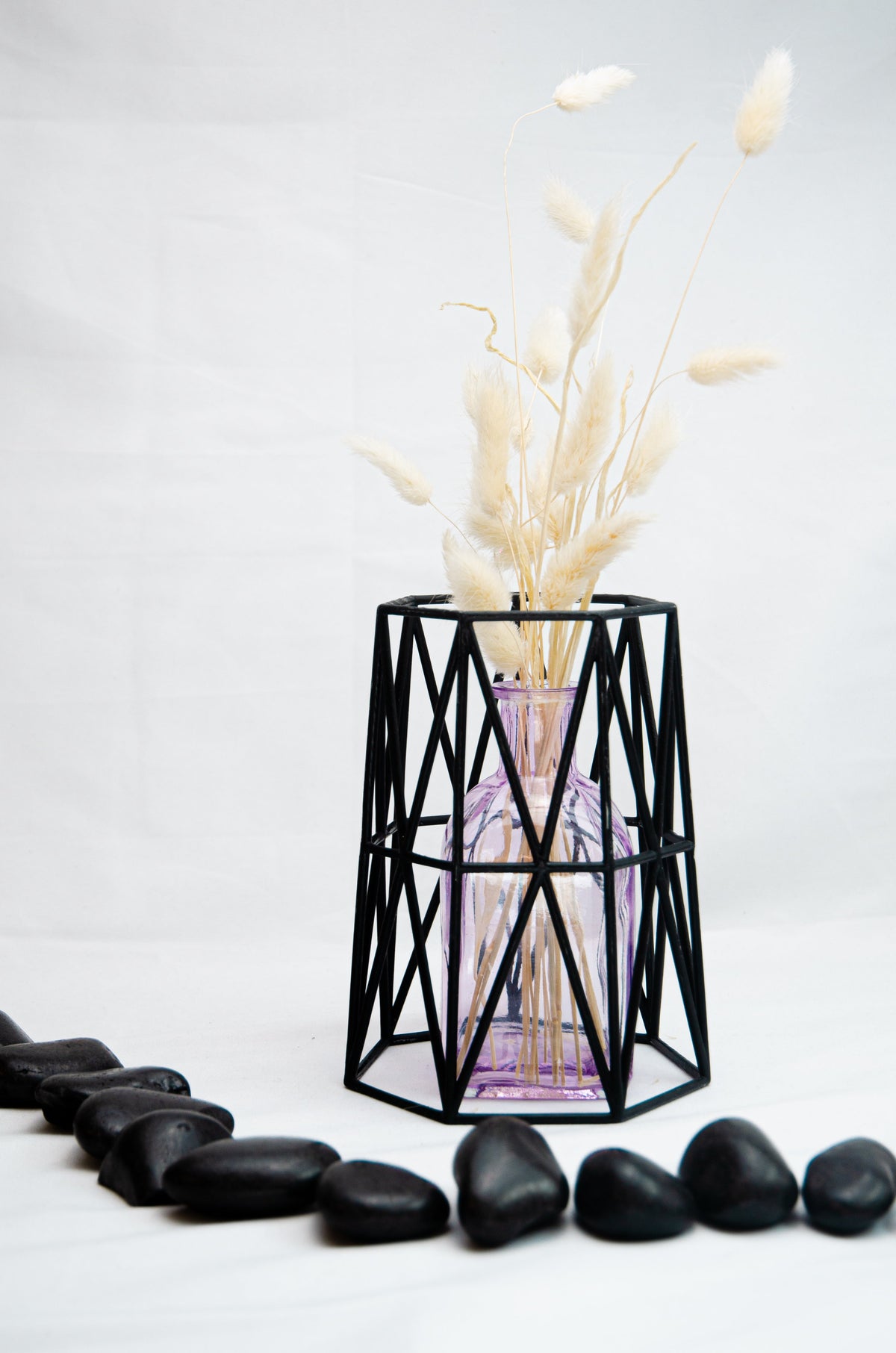 Upright Geometric Wire Vase Cage – Black Design for 10cm Pots & Wedding Table Decor-2