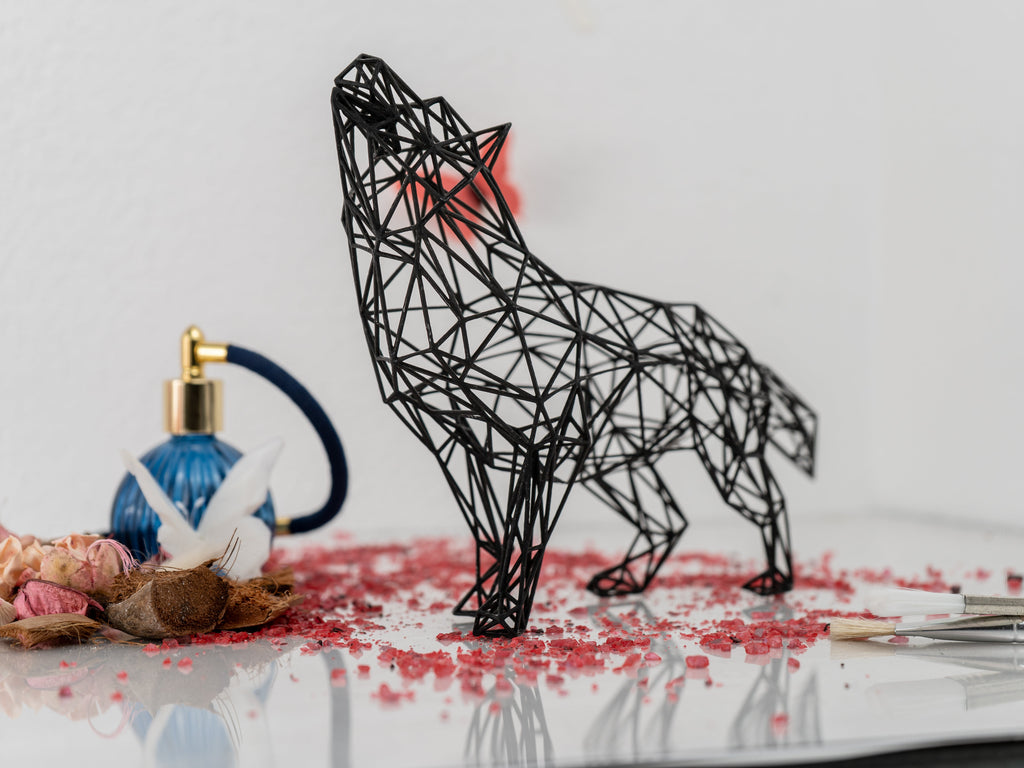 Majestic Modern Wolf Sculpture - 3D Wireframe Resin Art for Home Decor Geometric decor-1