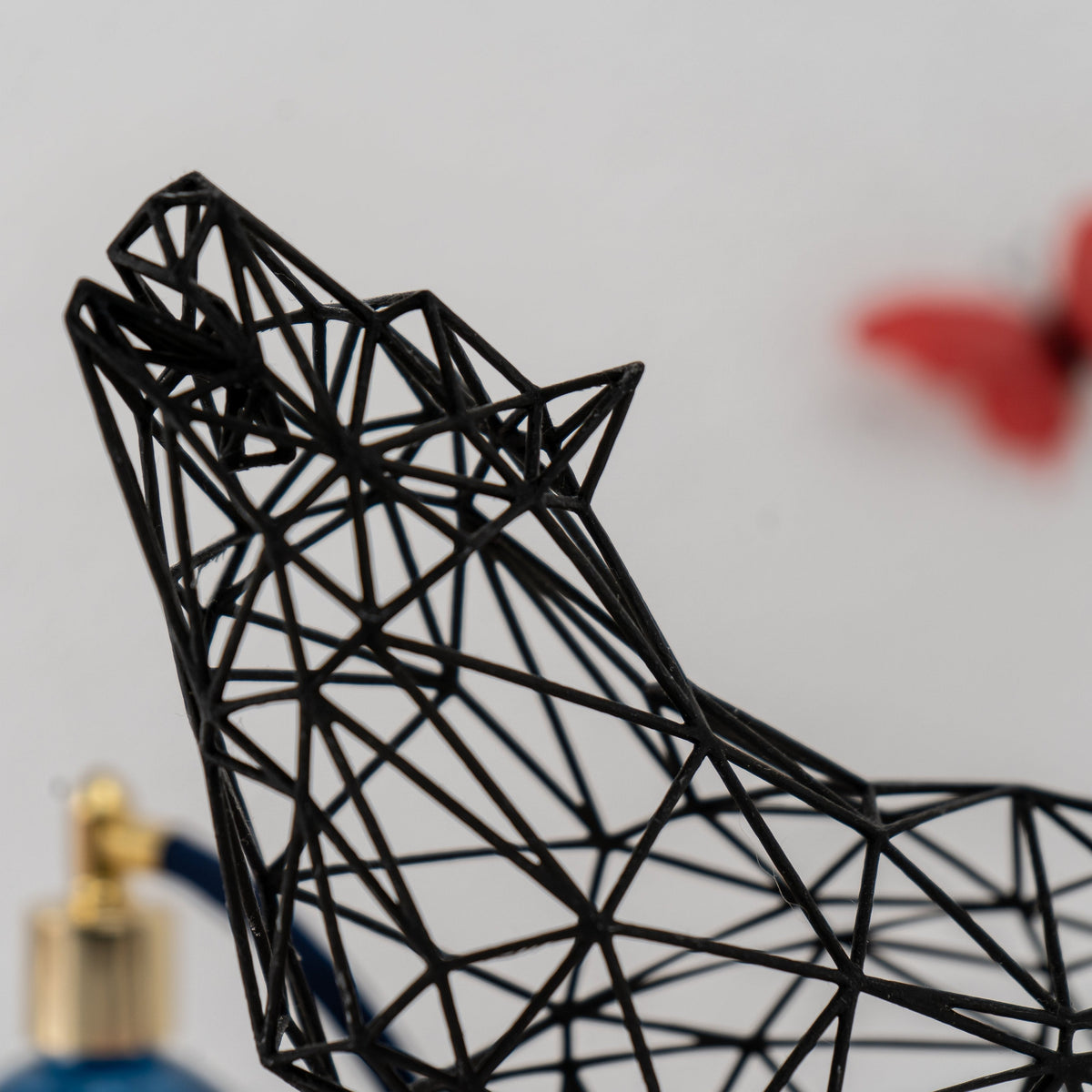 Majestic Modern Wolf Sculpture - 3D Wireframe Resin Art for Home Decor Geometric decor-0