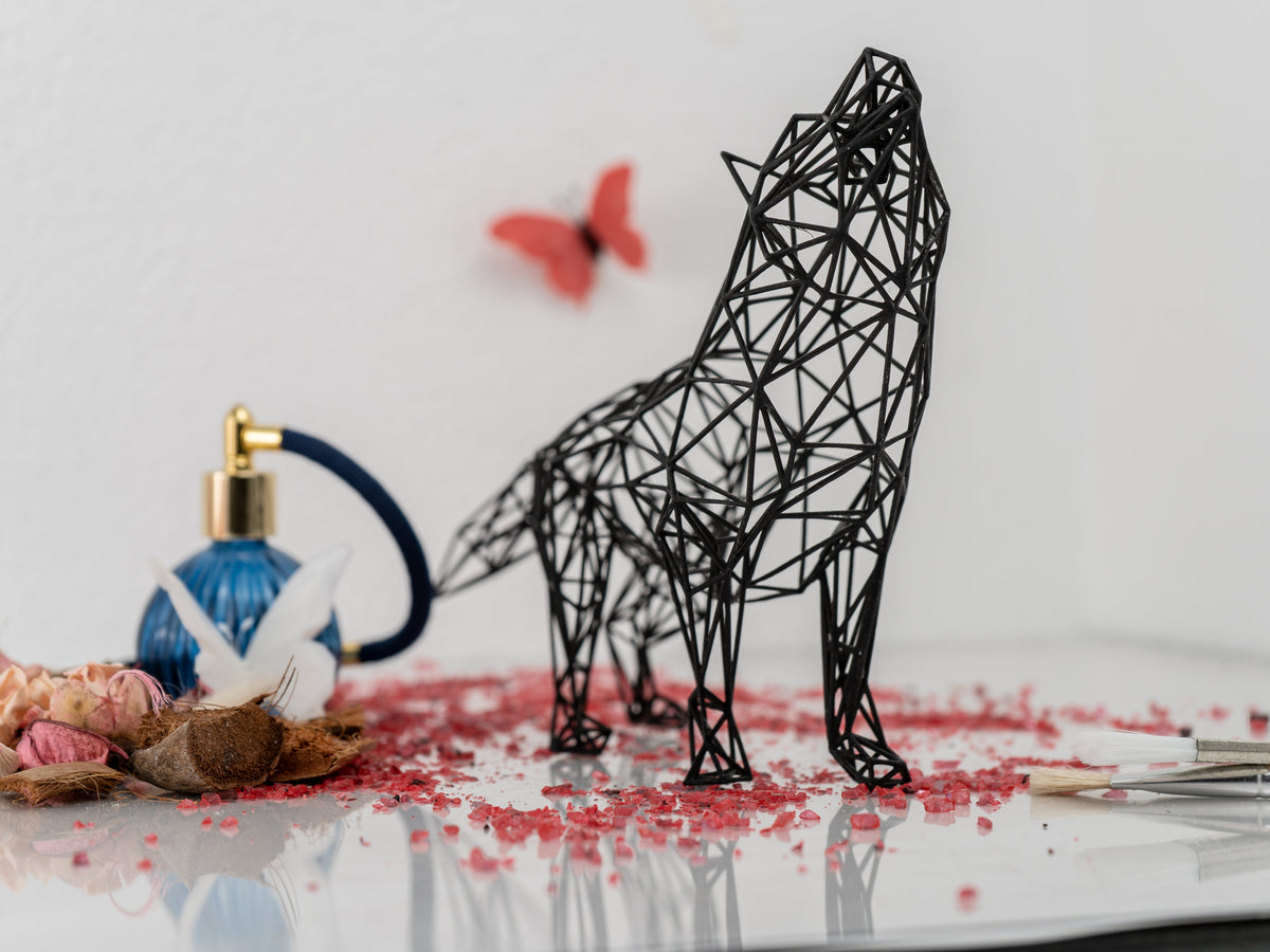 Majestic Modern Wolf Sculpture - 3D Wireframe Resin Art for Home Decor Geometric decor-2